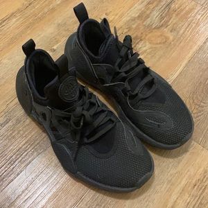 Nike hurraches size 2.5y